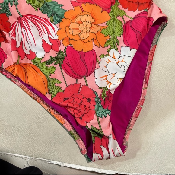 NWT TRINA TURK SUNNY BLOOM OFF THE SHOULDER BANDEAU ONE PIECE - Picture 9 of 13